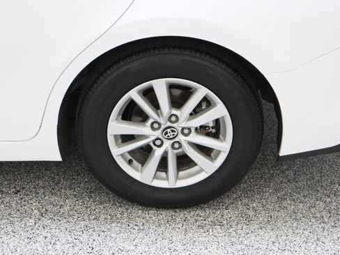 Used 2025 Toyota Camry LE image 10