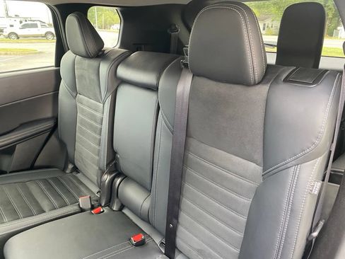 Used 2025 Mitsubishi Outlander SE AWD/4WD image 28