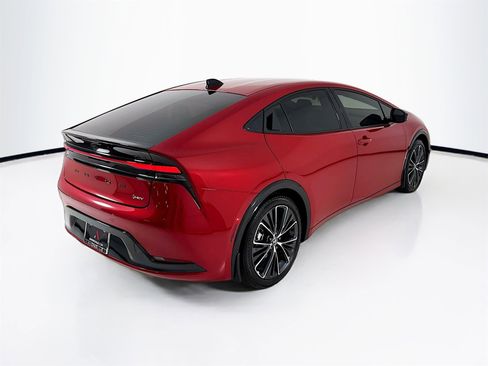 Used 2026 Toyota Prius XLE image 8