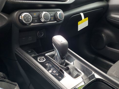 Certified 2024 Nissan Kicks SV image 26