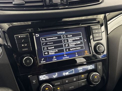 Used 2022 Nissan Rogue Sport SV image 27