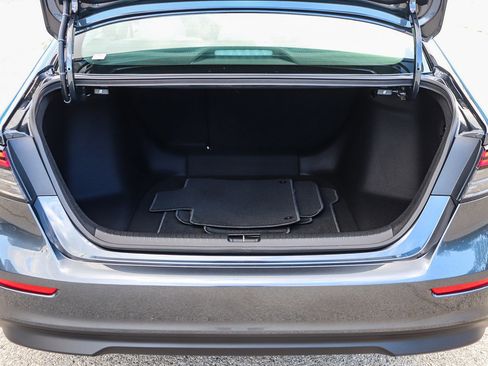 Certified 2025 Honda Accord SE image 27