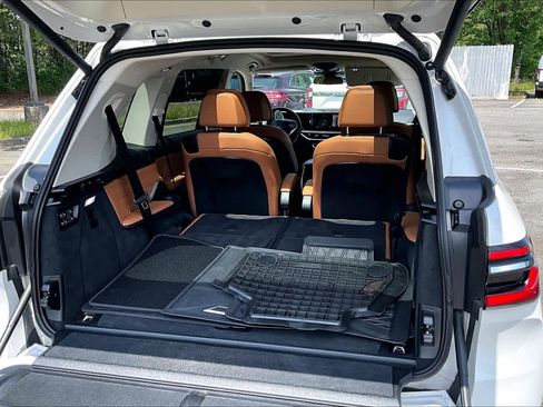 Used 2023 BMW X7 xDrive40i w/ Premium Package AWD/4WD image 33