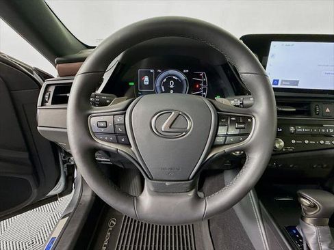 Certified 2025 Lexus ES 300h w/ Premium Package FWD image 11