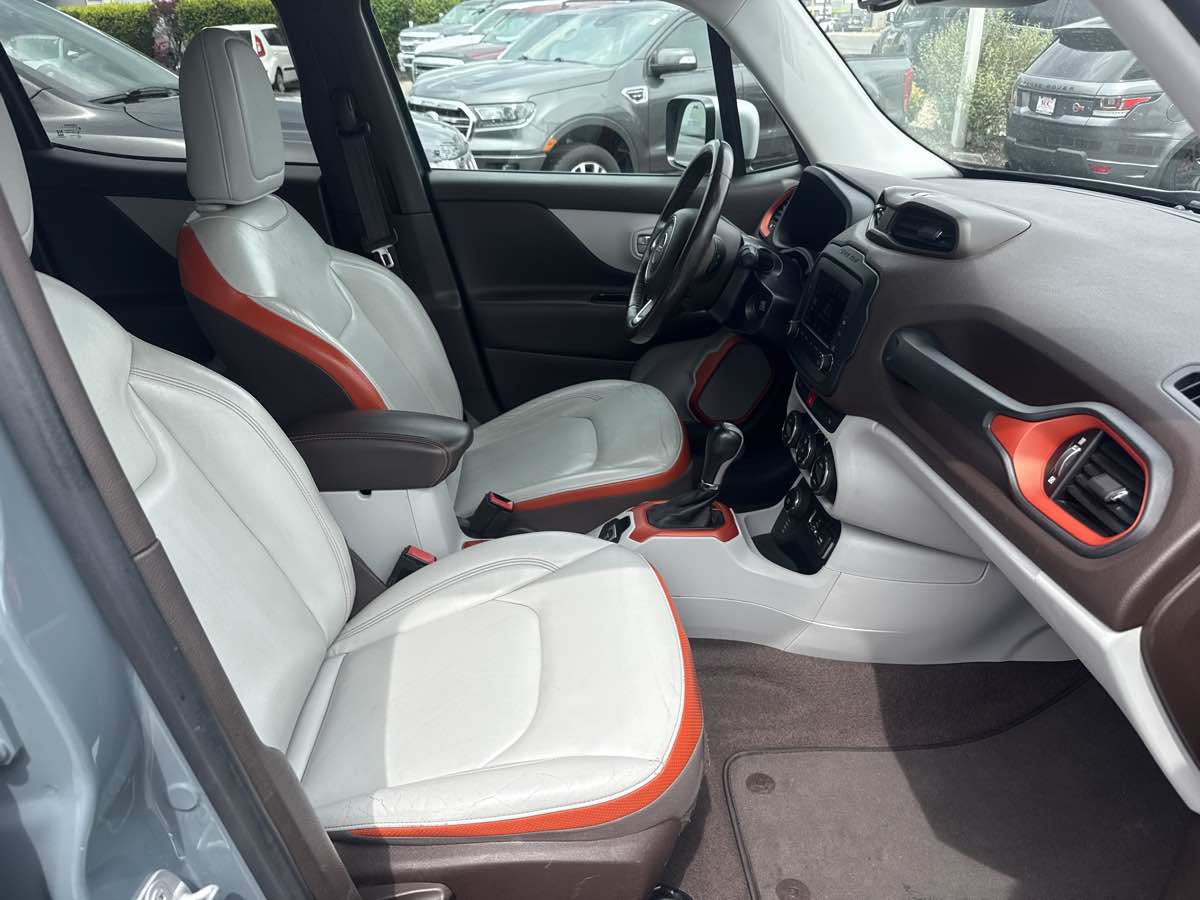 Used 2017 Jeep Renegade Limited AWD/4WD image 19