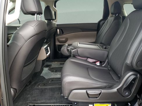 New 2026 Kia Carnival SX FWD image 29