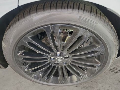 New 2026 Land Rover Range Rover Velar Dynamic SE image 10