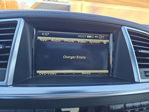 Used 2014 Mercedes-Benz GL 550 4MATIC image 54