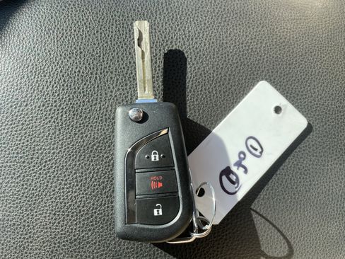 Used 2019 Toyota RAV4 LE image 28