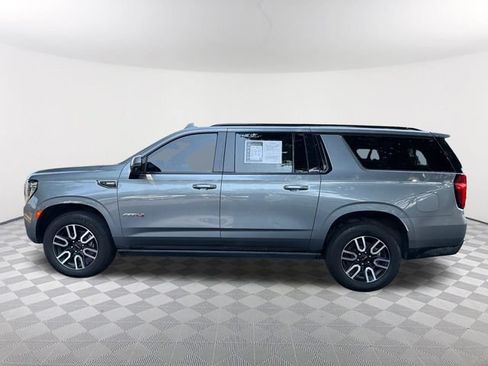Used 2022 GMC Yukon XL AT4 w/ Technology Package AWD/4WD image 8