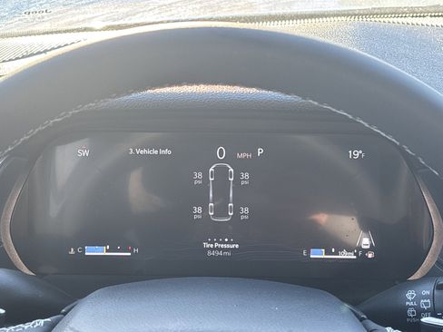 Used 2024 Jeep Grand Cherokee L Laredo image 36