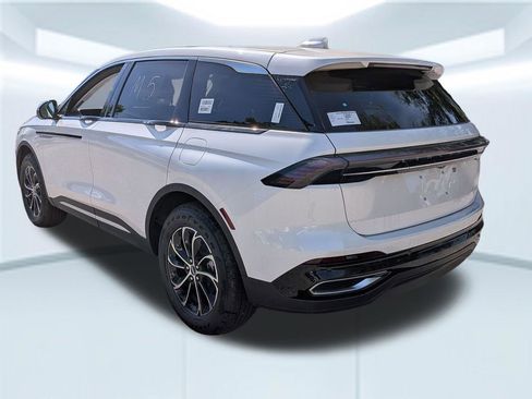 New 2026 Lincoln Nautilus Premier image 4