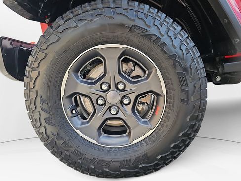 Used 2021 Jeep Gladiator Mojave AWD/4WD image 23