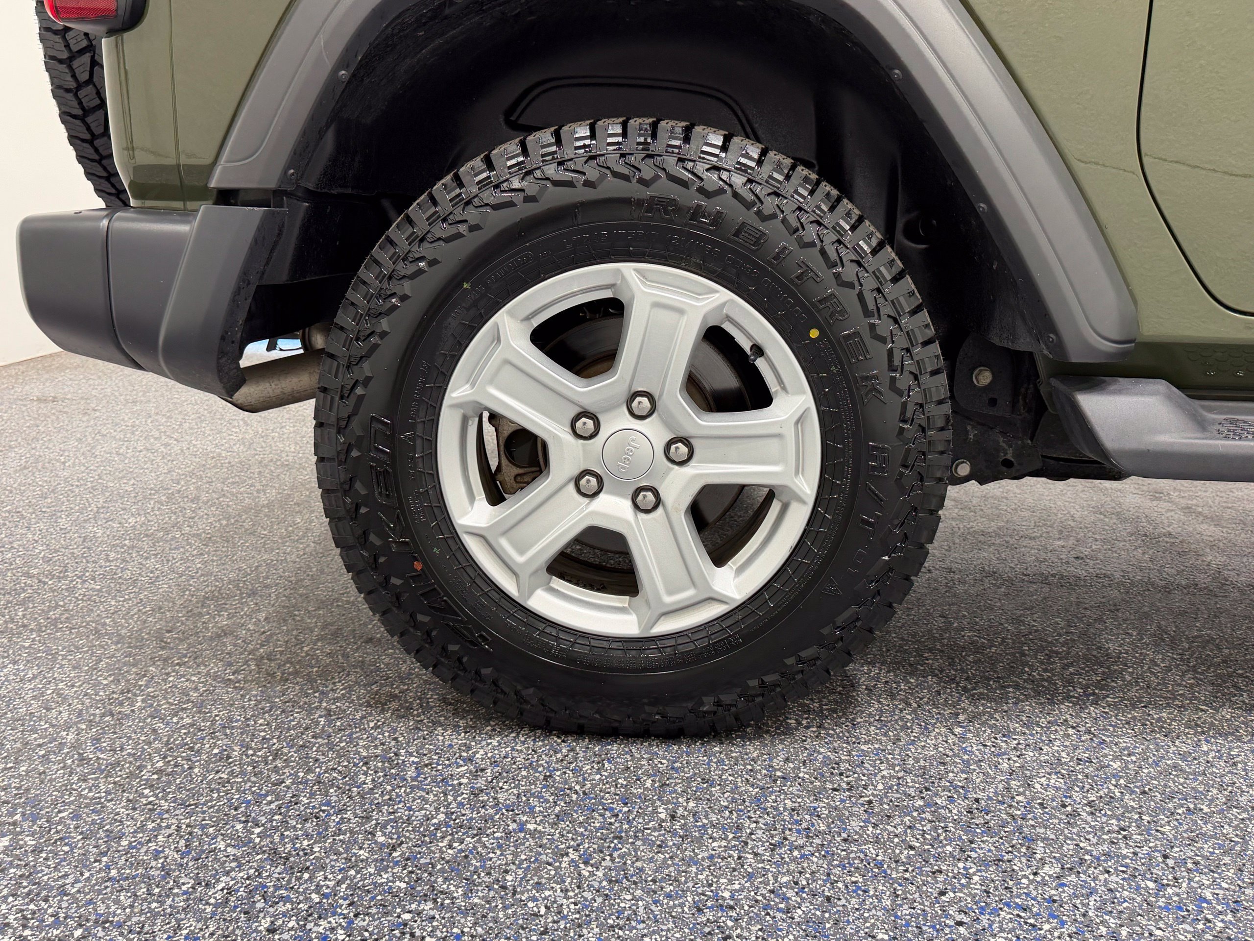 Used 2021 Jeep Wrangler Sport AWD/4WD image 14