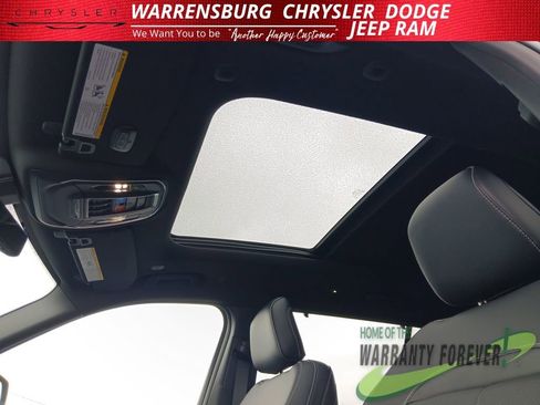 New 2025 Jeep Grand Cherokee L Limited w/ Luxury Tech Group II AWD/4WD image 30