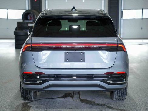 Used 2024 Lincoln Nautilus Reserve w/ Equipment Group 202A image 6