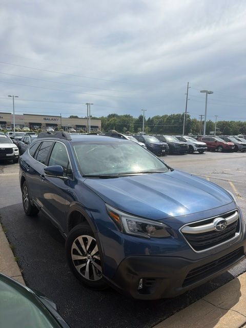 Used 2022 Subaru Outback Premium AWD/4WD image 1