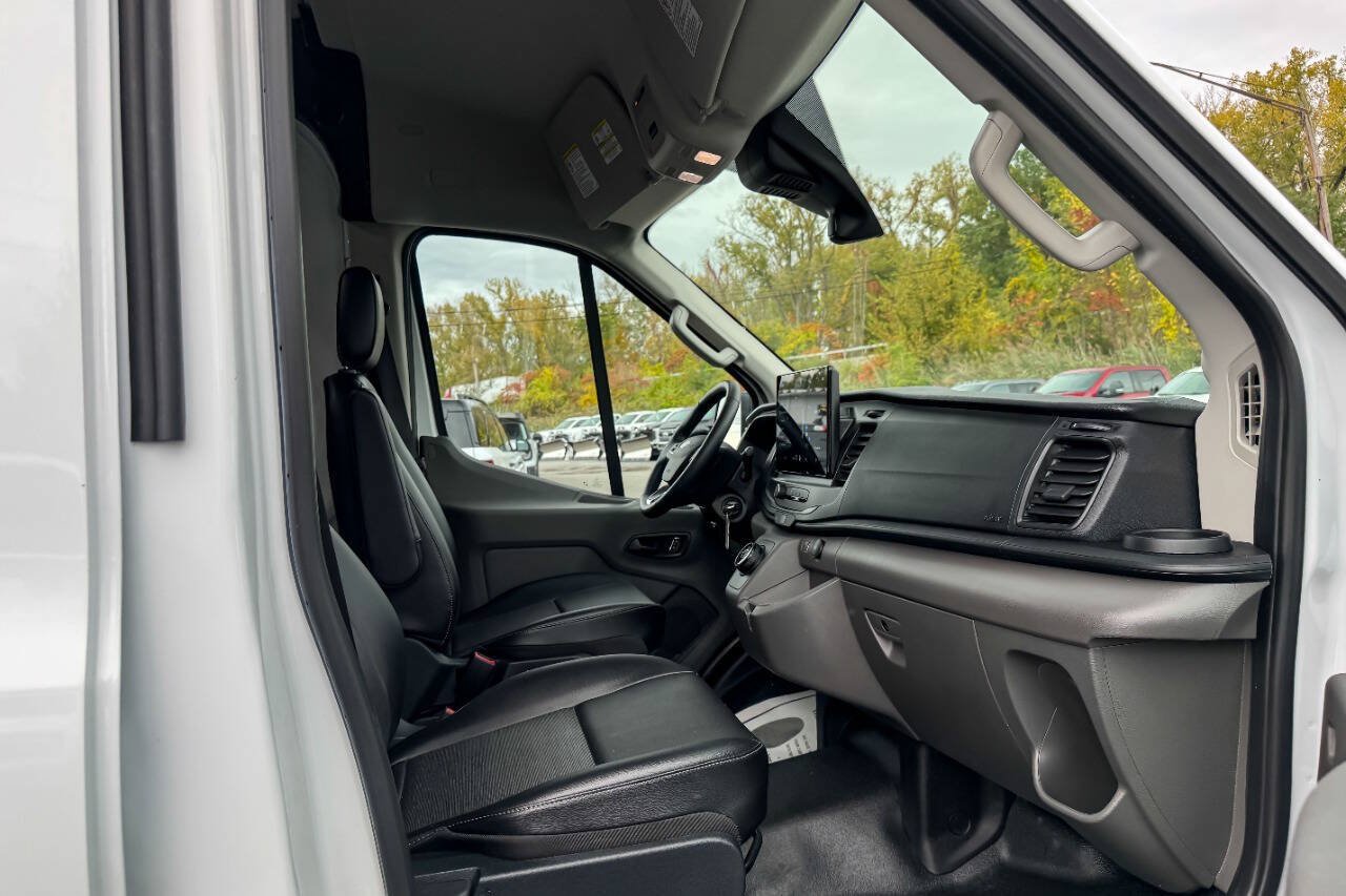 Used 2023 Ford E-Transit Medium Roof RWD image 10