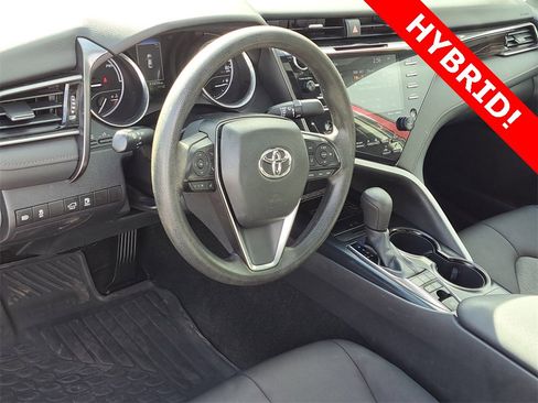 Used 2019 Toyota Camry LE image 8