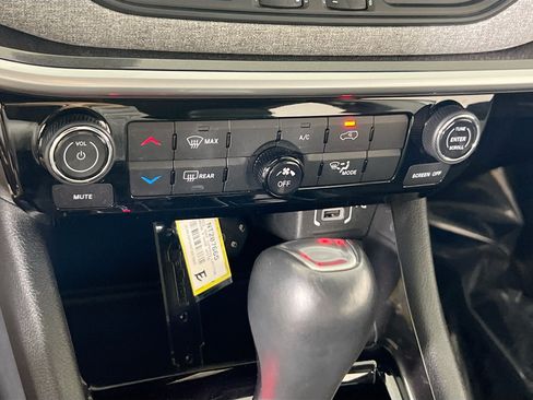 Used 2022 Jeep Compass Latitude AWD/4WD image 15