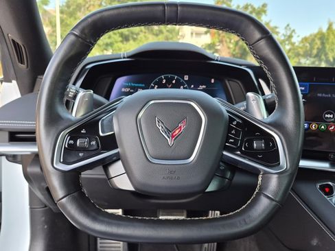 Used 2022 Chevrolet Corvette Stingray Preferred Conv w/ Z51 Performance Package RWD image 9