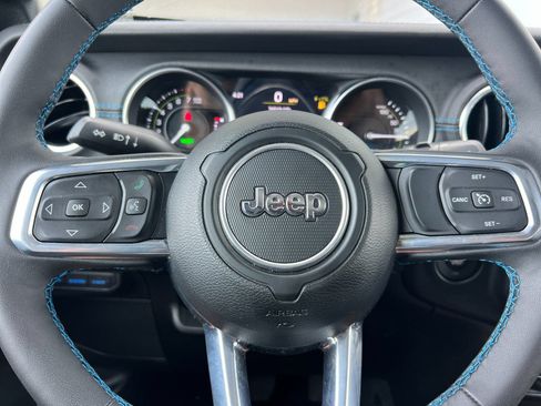 Used 2023 Jeep Wrangler Unlimited Rubicon 4xe w/ Cold Weather Group AWD/4WD image 27