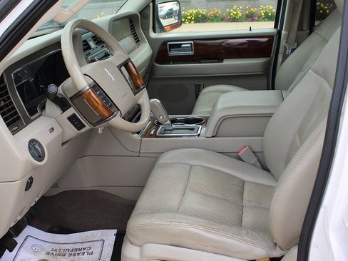Used 2012 Lincoln Navigator L 4WD image 13