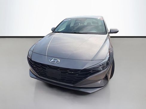 Used 2023 Hyundai Elantra SEL FWD image 2