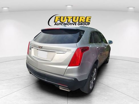 Used 2017 Cadillac XT5 Premium Luxury w/ LPO, Wheel Lock Package FWD image 3
