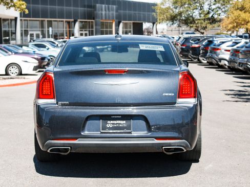 Used 2018 Chrysler 300 Touring w/ Sport Appearance Package RWD image 5