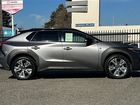 Used 2023 Subaru Solterra Touring image 3