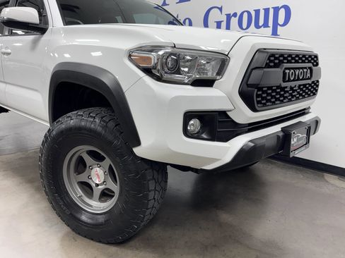Used 2016 Toyota Tacoma TRD Off-Road w/ Towing Package image 22