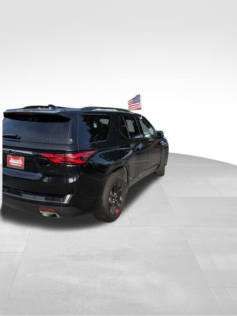 Used 2023 Chevrolet Traverse Premier w/ Redline Edition AWD/4WD image 4