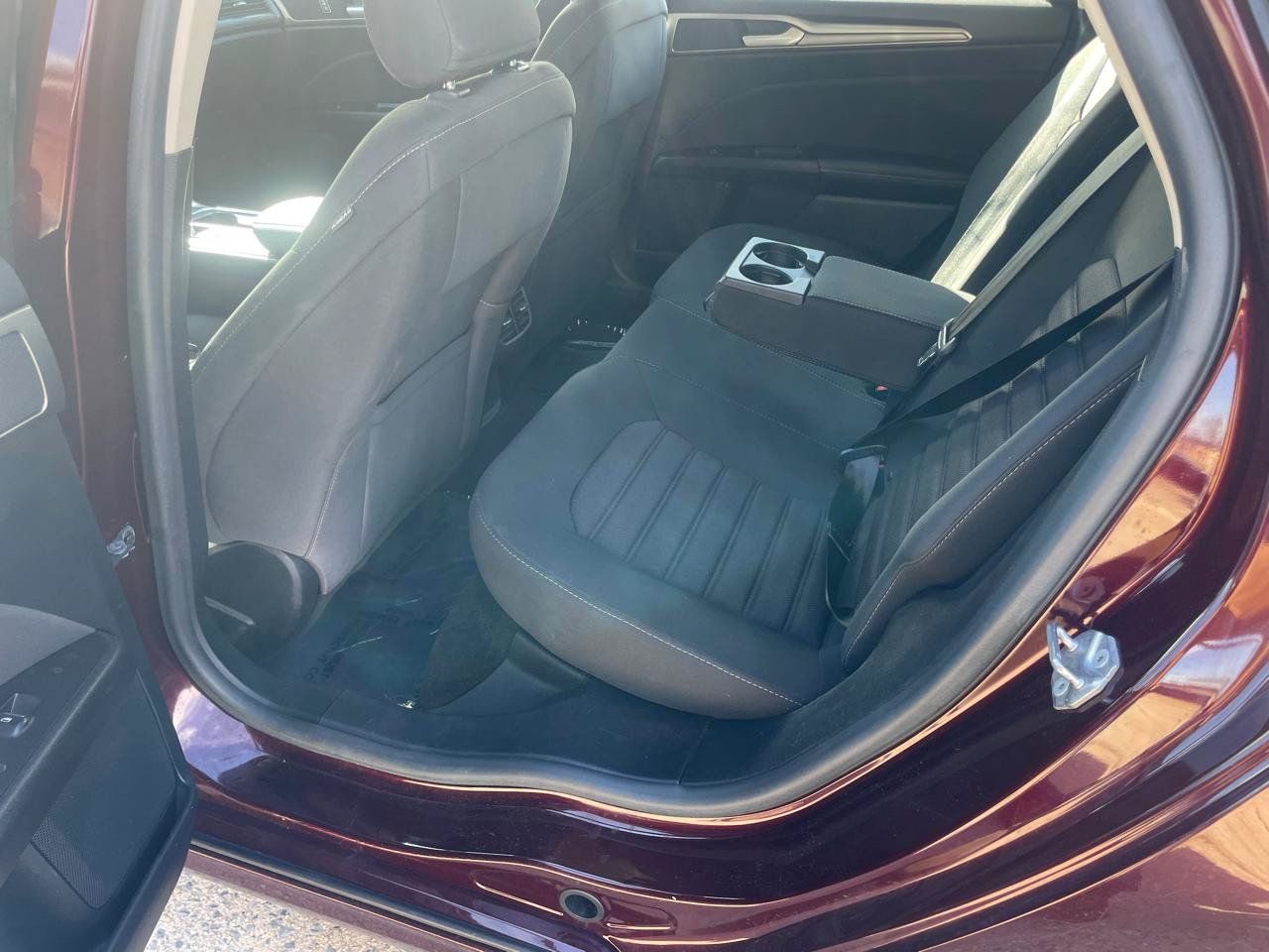 Used 2017 Ford Fusion SE w/ Fusion SE Technology Package FWD image 40