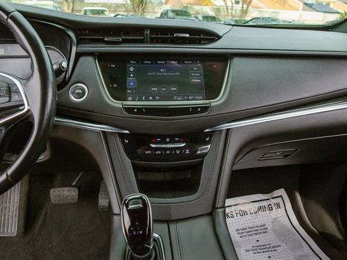 Used 2023 Cadillac XT5 Premium Luxury image 15