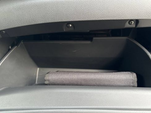 Used 2025 Nissan Sentra SV FWD image 32