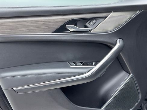 Used 2023 Jaguar F-PACE S image 38