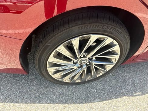 Used 2025 Lexus ES 350 w/ Technology Package FWD image 13
