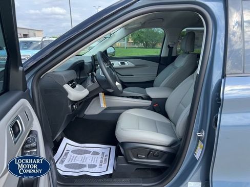 New 2026 Ford Explorer Active w/ Active Comfort Package RWD image 9