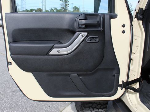 Used 2011 Jeep Wrangler Unlimited Sahara w/ Trailer Tow Group image 11