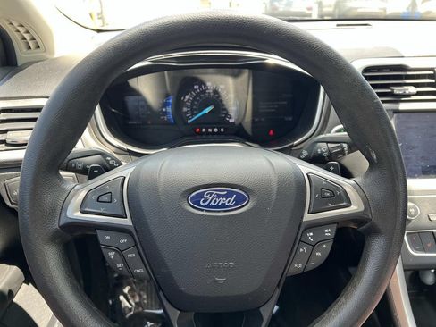 Used 2020 Ford Fusion SE AWD/4WD image 15