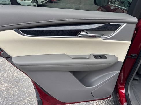 Used 2024 Cadillac XT6 Premium Luxury w/ LPO, Floor Liner Package image 31