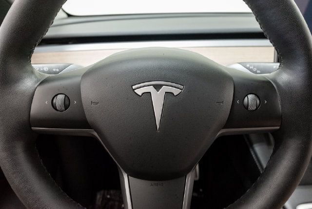 Used 2022 Tesla Model Y Performance AWD/4WD image 10