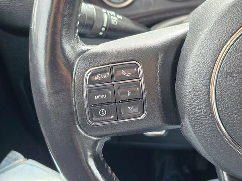 Used 2017 Jeep Wrangler Unlimited Sahara AWD/4WD image 24