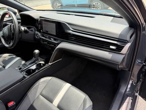 Used 2025 Toyota Camry SE FWD image 10