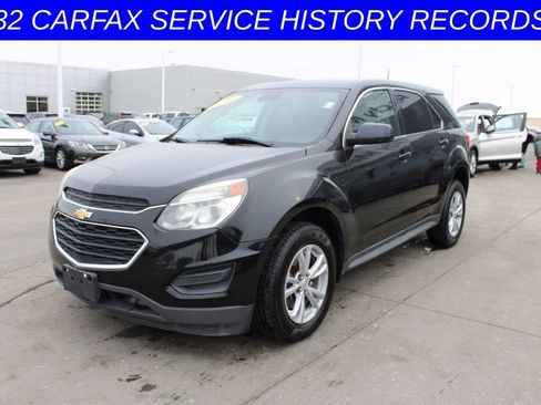 Used 2017 Chevrolet Equinox LS image 3