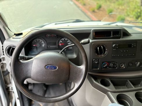 Used 2012 Ford E-150 and Econoline 150 RWD image 7