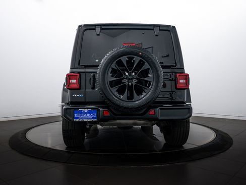 Used 2021 Jeep Wrangler Unlimited Sahara w/ Cold Weather Group image 23