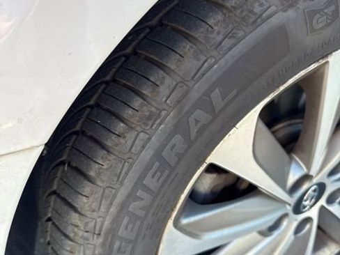 Used 2017 Hyundai Sonata Sport FWD image 2