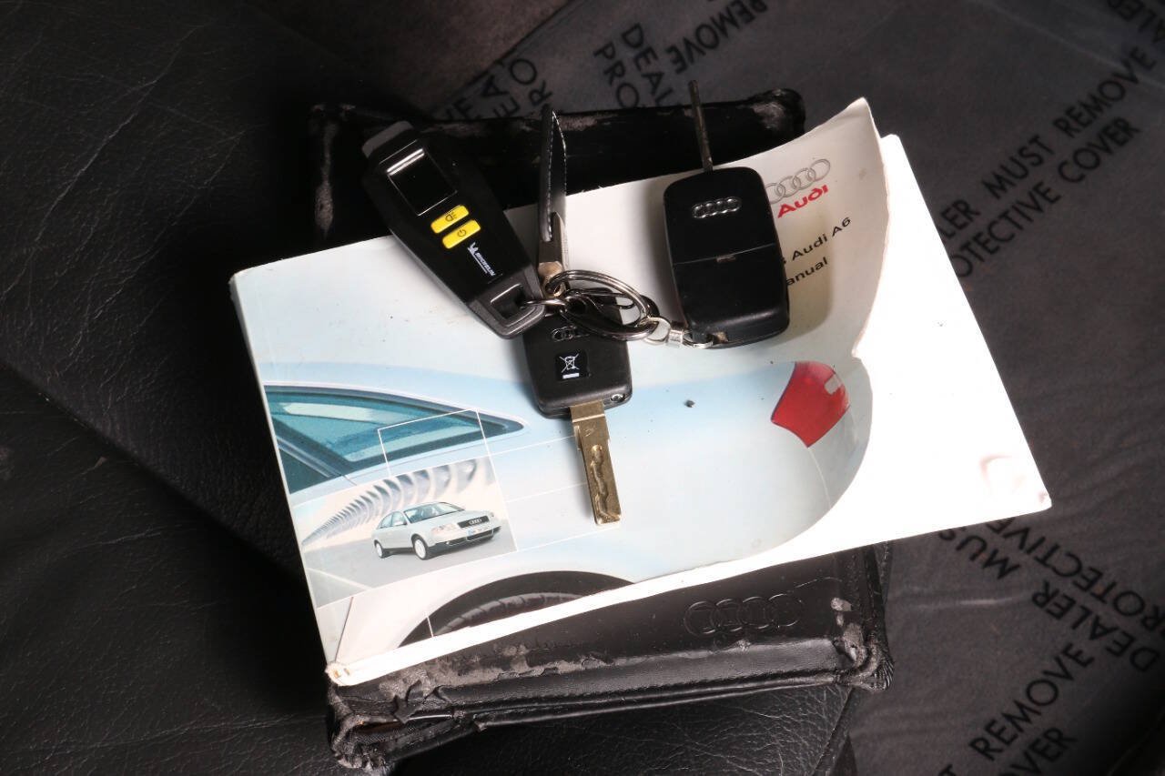 Used 2003 Audi A6 4.2 AWD/4WD image 9